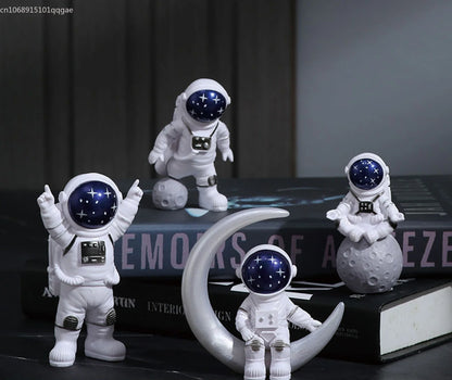 Zestaw 4 figur astronautów, dekoracja biurkowa, zabawka edukacyjna