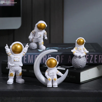 Zestaw 4 figur astronautów, dekoracja biurkowa, zabawka edukacyjna