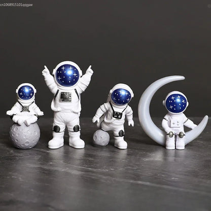 Zestaw 4 figur astronautów, dekoracja biurkowa, zabawka edukacyjna